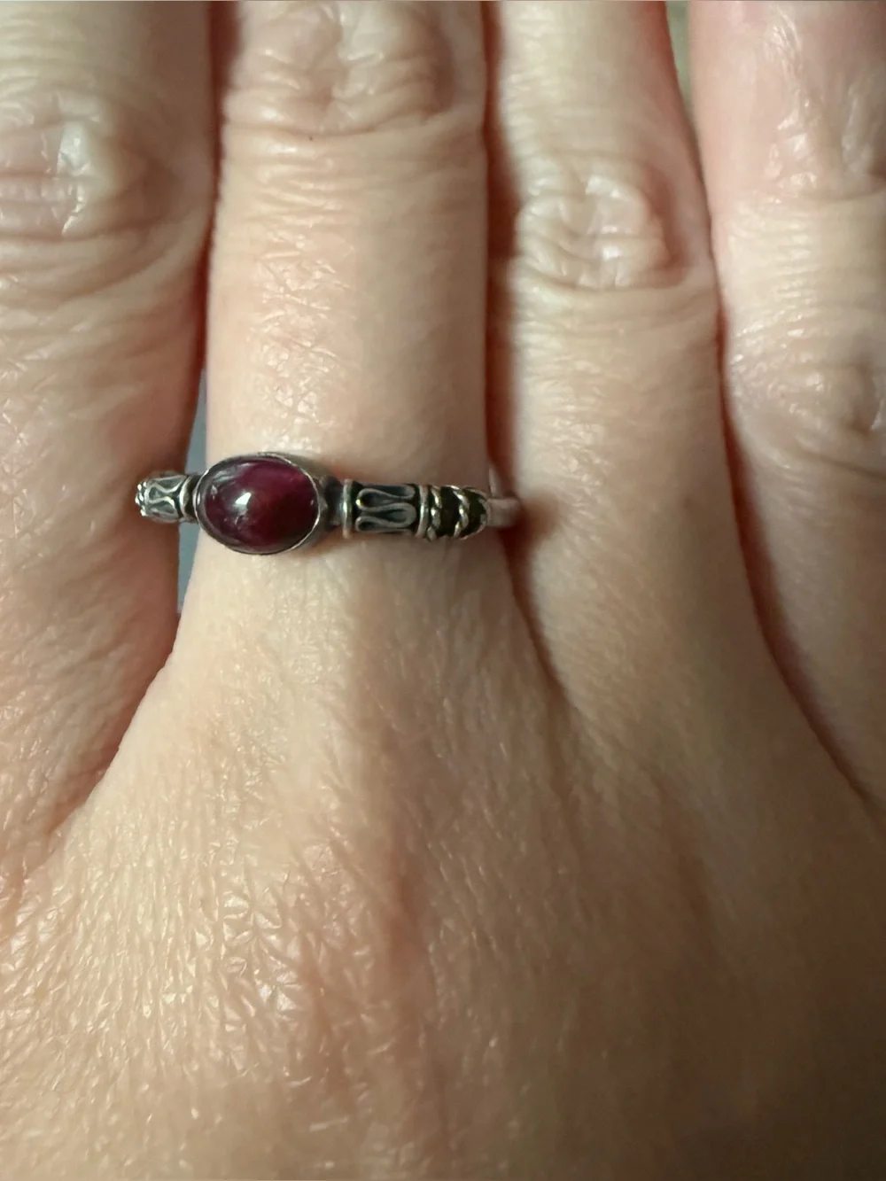 Vintage 925 Sterling Silver Garnet Cabochon Ring Size 9